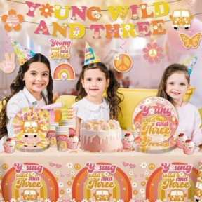 مجموعة أدوات مائدة مكونة من 138 قطعة من Young Wild and Three Party Decorations، مناديل مائدة بثلاث أطباق من Young Wild and Three Party Decorations لافتة لفتاة Young Wild and Three Party Decorations